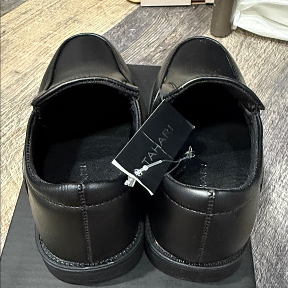 Tahari kids Classic Black Loafers - Picture 4 of 6